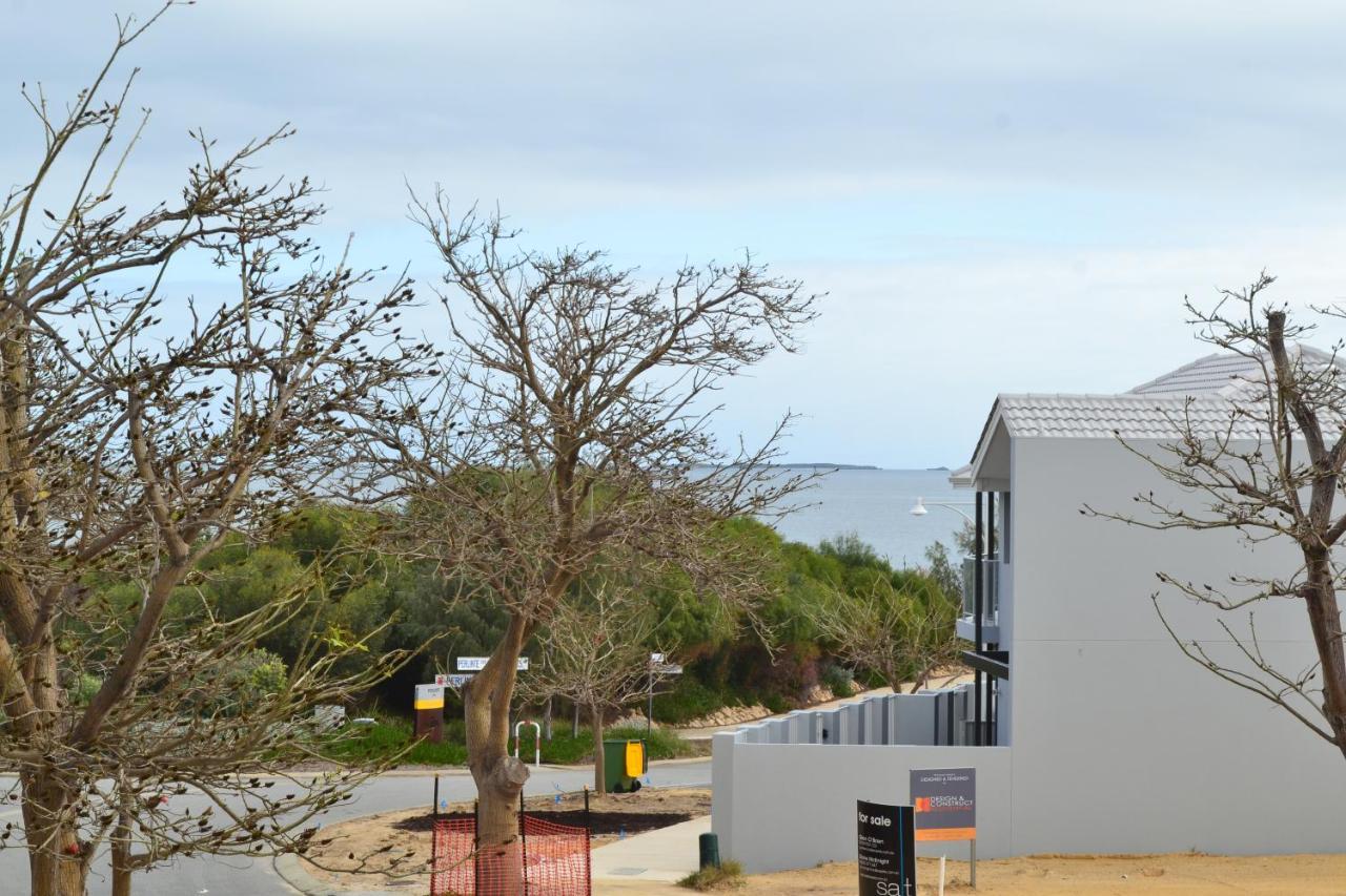 North Coogee Beach House Fremantle Bagian luar foto